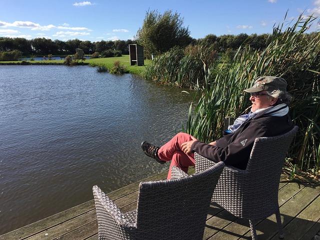 突背景下 突背景下